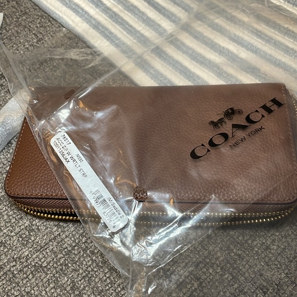 NWT Coach Acc Zip Wristlet Wallet Strap in Saddle 2